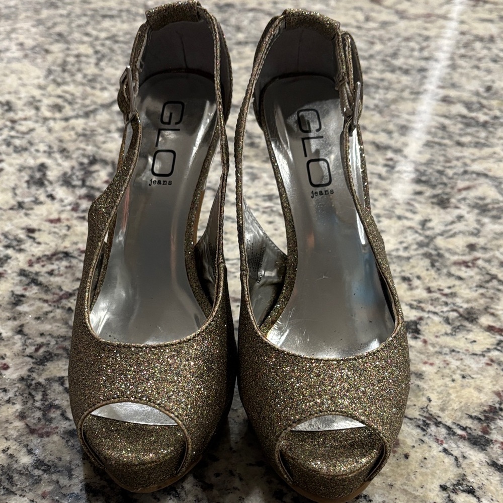 GLO Jeans Women's Sparkling Peep-Toe Heels - Gold